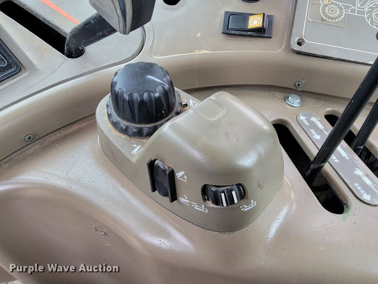 image for item JE9903 2004 Case IH MXM130  MFWD tractor