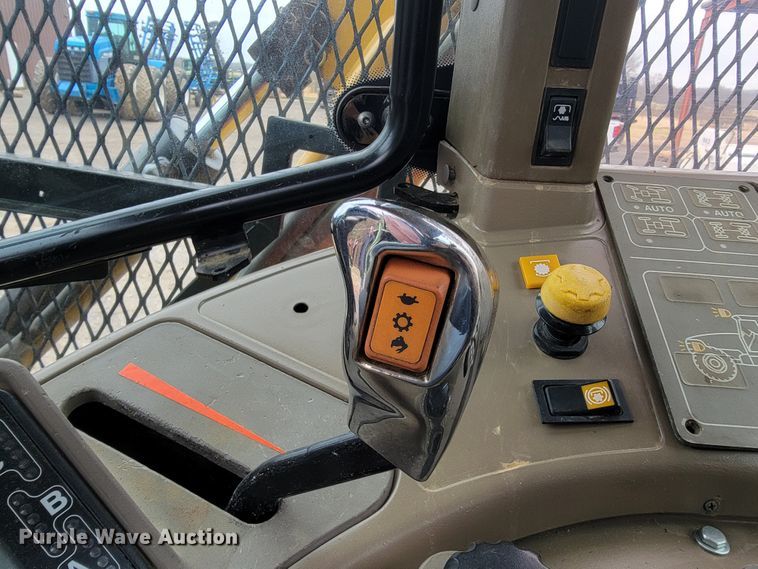 image for item JE9903 2004 Case IH MXM130  MFWD tractor