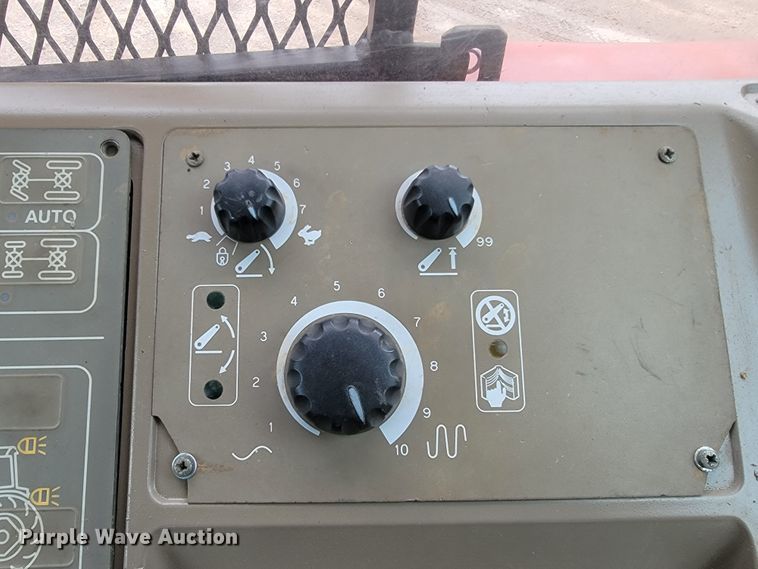 image for item JE9903 2004 Case IH MXM130  MFWD tractor