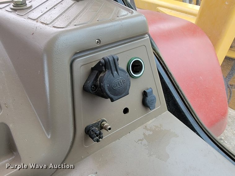 image for item JE9903 2004 Case IH MXM130  MFWD tractor