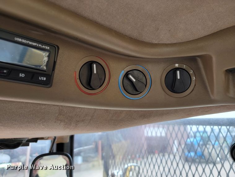 image for item JE9903 2004 Case IH MXM130  MFWD tractor