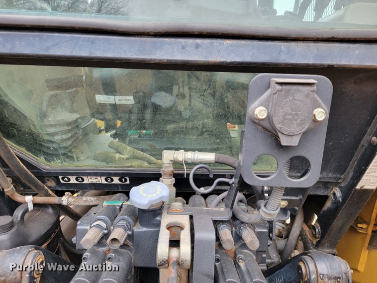 image for item JE9903 2004 Case IH MXM130  MFWD tractor