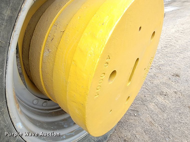 image for item JE9903 2004 Case IH MXM130  MFWD tractor