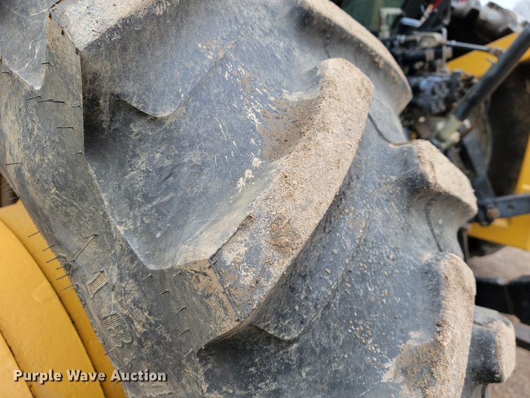 image for item JE9903 2004 Case IH MXM130  MFWD tractor