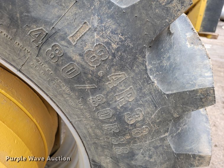 image for item JE9903 2004 Case IH MXM130  MFWD tractor