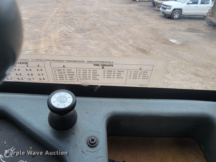 image for item JE9904 1998 New Holland 9482  4WD tractor