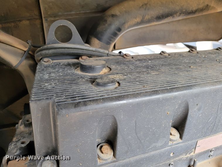 image for item JE9904 1998 New Holland 9482  4WD tractor