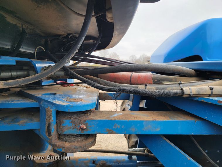 image for item JE9904 1998 New Holland 9482  4WD tractor