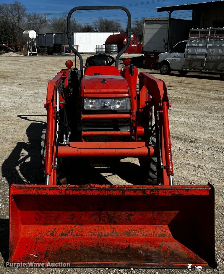 image for item JH9391 Kubota L3400  MFWD tractor
