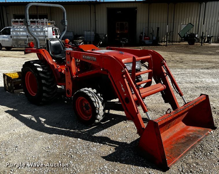 image for item JH9391 Kubota L3400  MFWD tractor