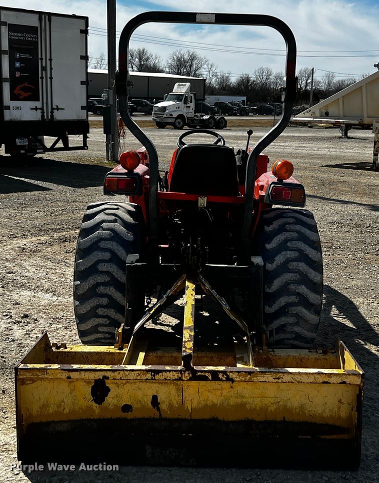 image for item JH9391 Kubota L3400  MFWD tractor