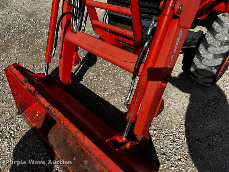 image for item JH9391 Kubota L3400  MFWD tractor