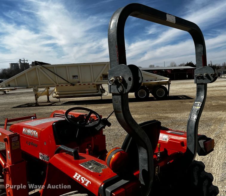 image for item JH9391 Kubota L3400  MFWD tractor