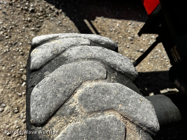 image for item JH9391 Kubota L3400  MFWD tractor