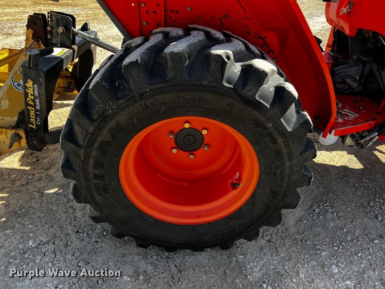 image for item JH9391 Kubota L3400  MFWD tractor