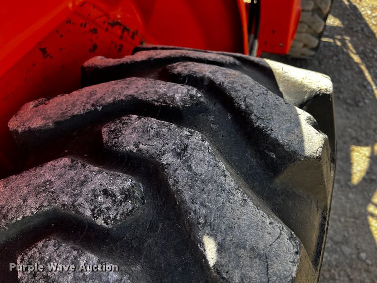 image for item JH9391 Kubota L3400  MFWD tractor