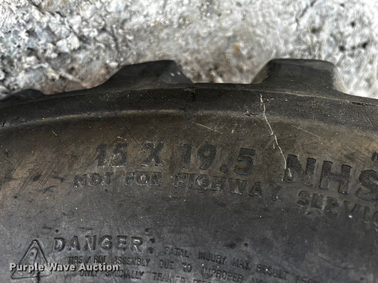 image for item JH9391 Kubota L3400  MFWD tractor