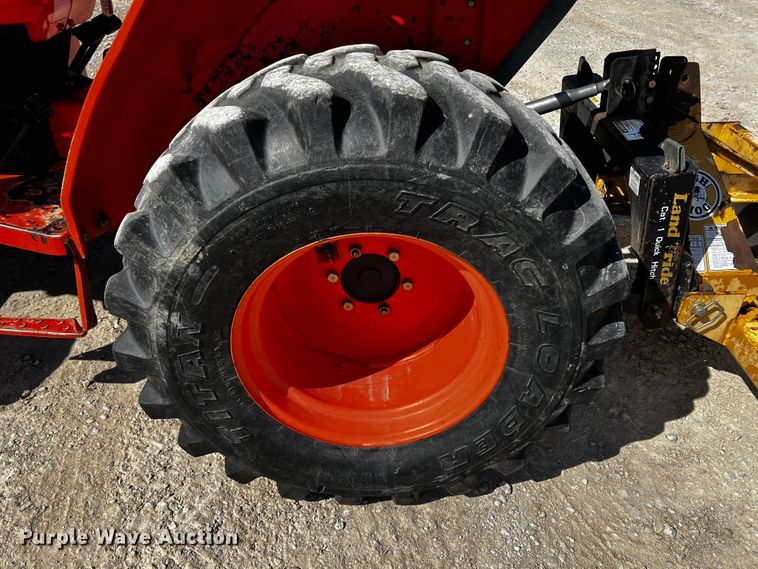 image for item JH9391 Kubota L3400  MFWD tractor
