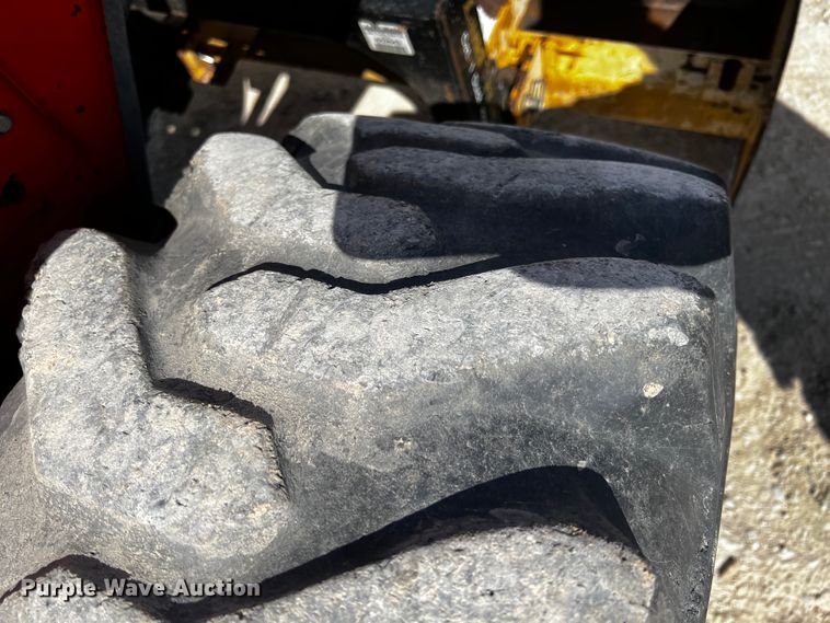 image for item JH9391 Kubota L3400  MFWD tractor