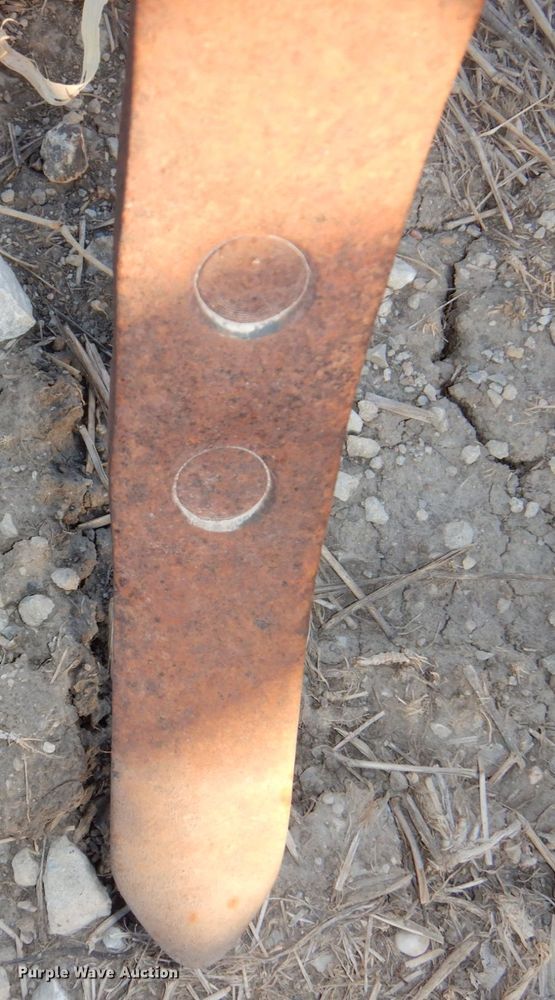 image for item JJ9324 John Deere 1600  chisel