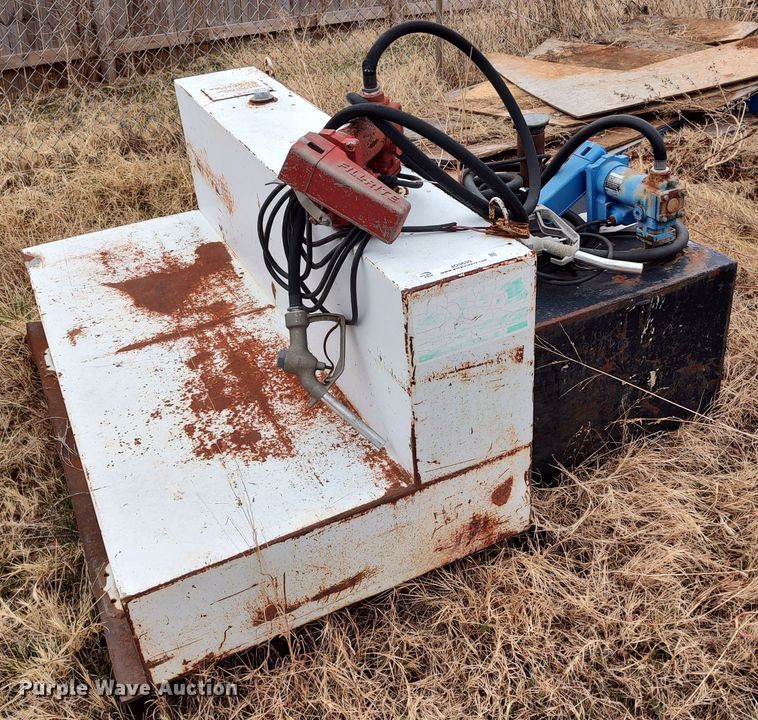 image for item JO9680 (2) fuel tanks