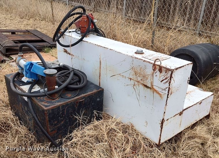 image for item JO9680 (2) fuel tanks