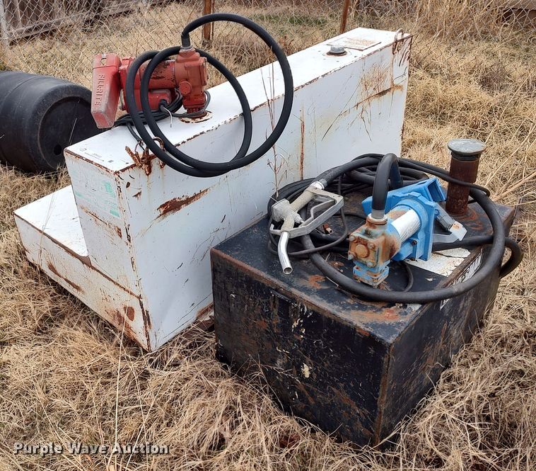 image for item JO9680 (2) fuel tanks