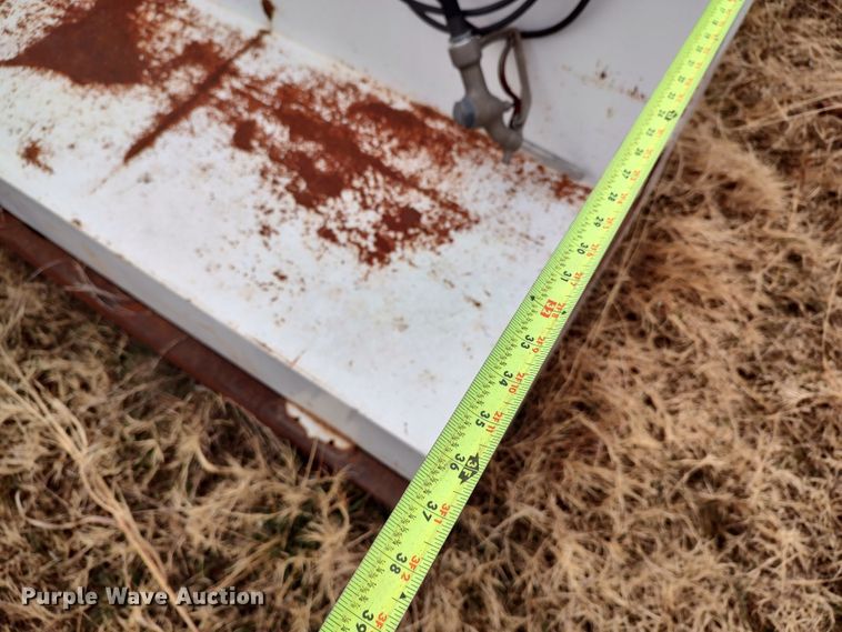 image for item JO9680 (2) fuel tanks