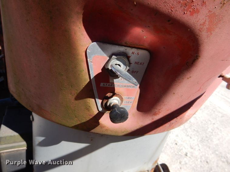 image for item JS9685 1961 Massey Ferguson 88  tractor