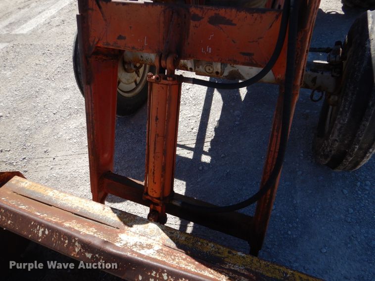 image for item JS9685 1961 Massey Ferguson 88  tractor