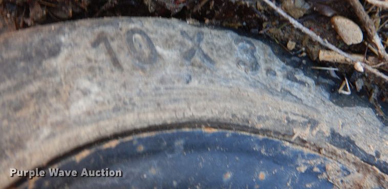 image for item JS9694 Bush Hog TH72  finish mower