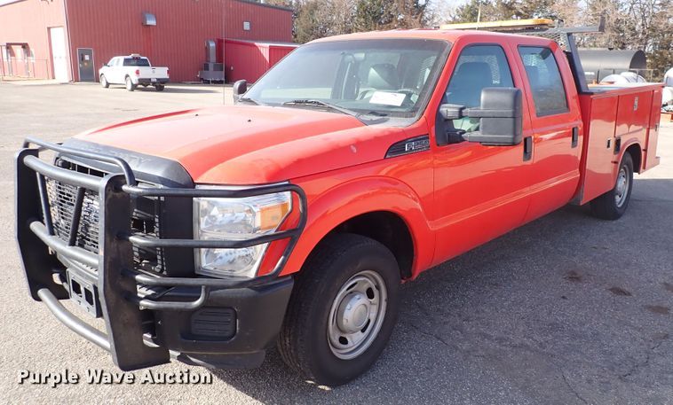 image for item DI1794 2011 Ford F250 Super Duty  Crew Cab utility bed pickup truck