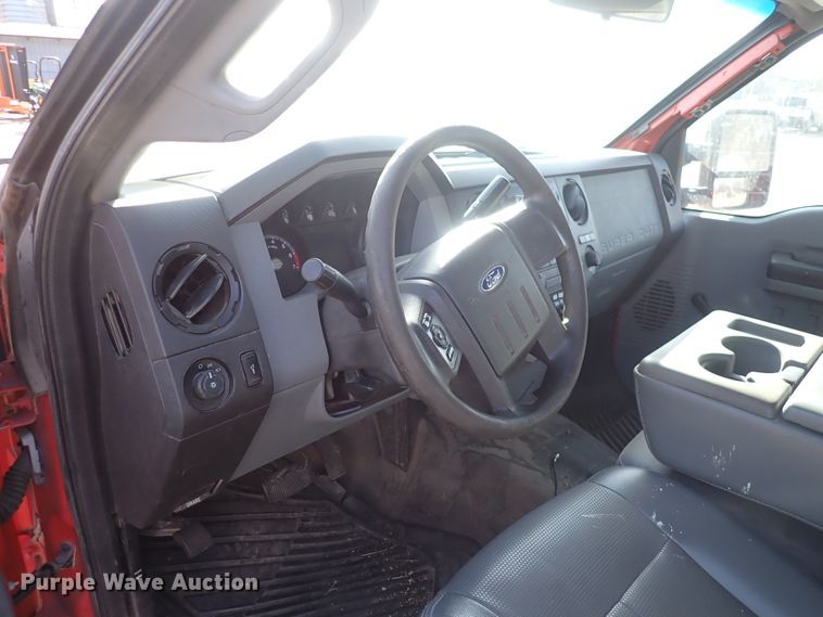 image for item DI1794 2011 Ford F250 Super Duty  Crew Cab utility bed pickup truck