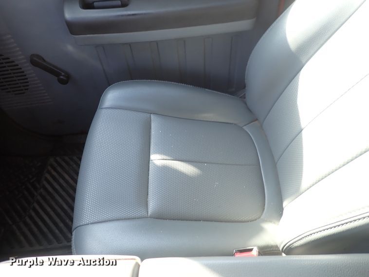 image for item DI1794 2011 Ford F250 Super Duty  Crew Cab utility bed pickup truck