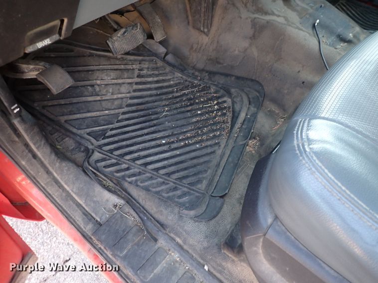 image for item DI1794 2011 Ford F250 Super Duty  Crew Cab utility bed pickup truck