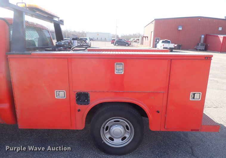 image for item DI1794 2011 Ford F250 Super Duty  Crew Cab utility bed pickup truck