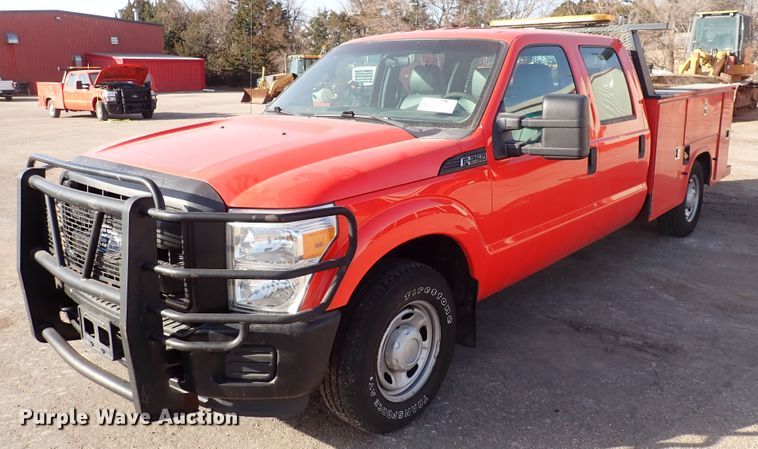 image for item DI1795 2011 Ford F250 Super Duty  Crew Cab utility bed pickup truck