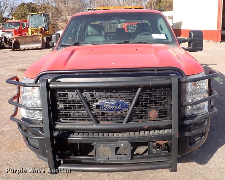 image for item DI1795 2011 Ford F250 Super Duty  Crew Cab utility bed pickup truck