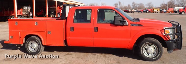 image for item DI1795 2011 Ford F250 Super Duty  Crew Cab utility bed pickup truck