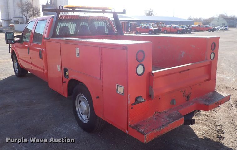 image for item DI1795 2011 Ford F250 Super Duty  Crew Cab utility bed pickup truck