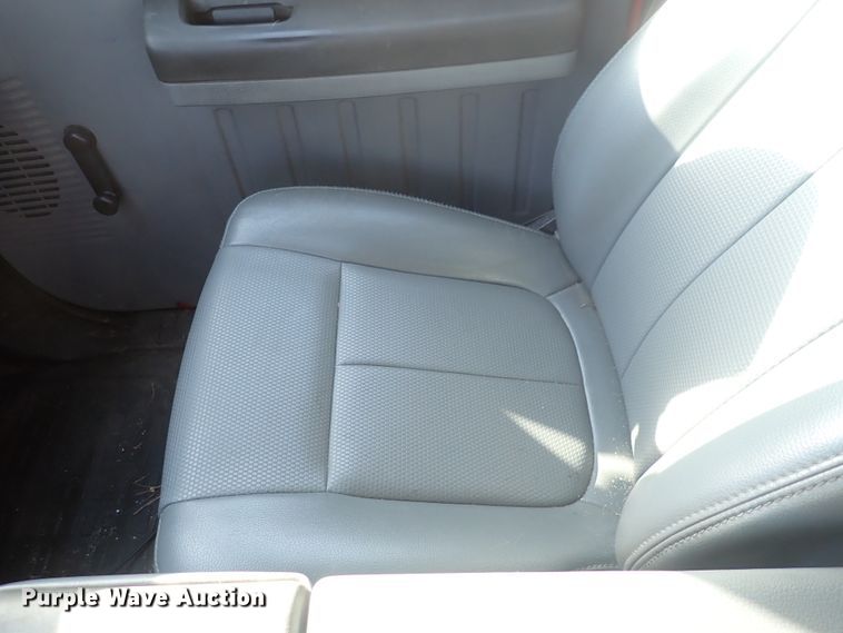 image for item DI1795 2011 Ford F250 Super Duty  Crew Cab utility bed pickup truck