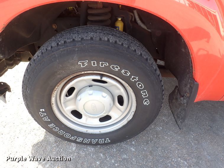 image for item DI1795 2011 Ford F250 Super Duty  Crew Cab utility bed pickup truck