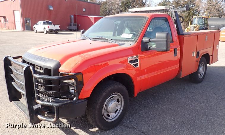 image for item DI1797 2010 Ford F250 Super Duty  utility bed pickup truck