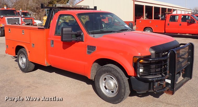 image for item DI1797 2010 Ford F250 Super Duty  utility bed pickup truck