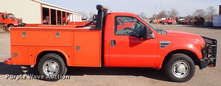 image for item DI1797 2010 Ford F250 Super Duty  utility bed pickup truck