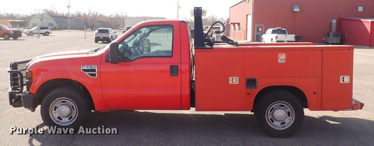 image for item DI1797 2010 Ford F250 Super Duty  utility bed pickup truck