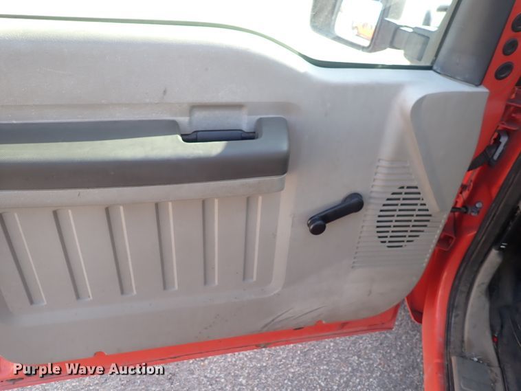 image for item DI1797 2010 Ford F250 Super Duty  utility bed pickup truck