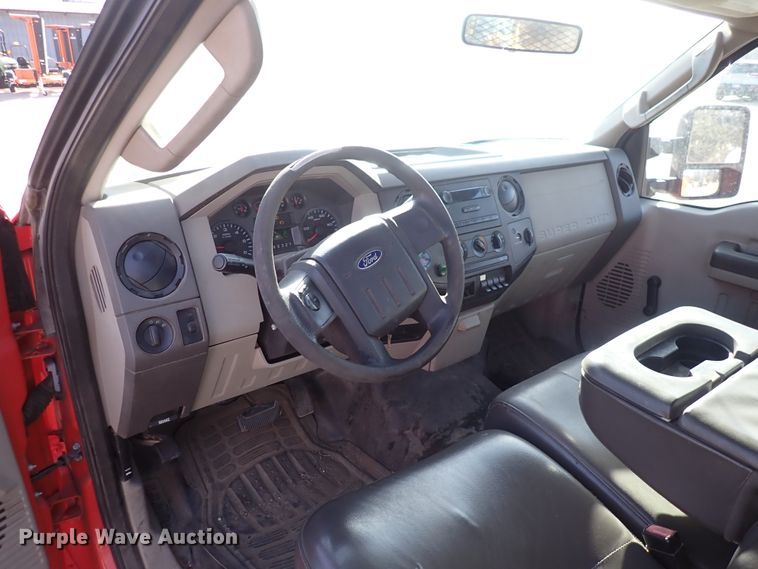 image for item DI1797 2010 Ford F250 Super Duty  utility bed pickup truck