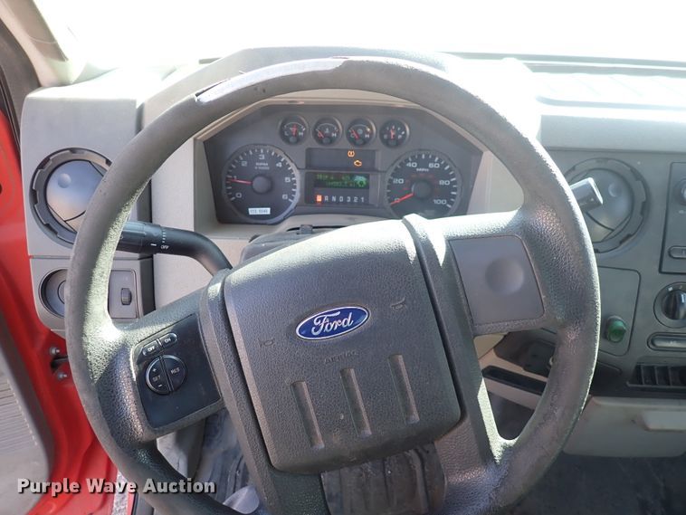 image for item DI1797 2010 Ford F250 Super Duty  utility bed pickup truck