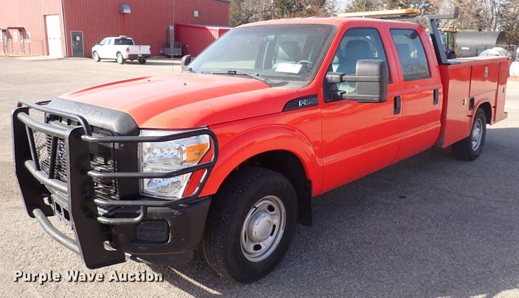 image for item DI1798 2011 Ford F250 Super Duty  Crew Cab utility bed pickup truck